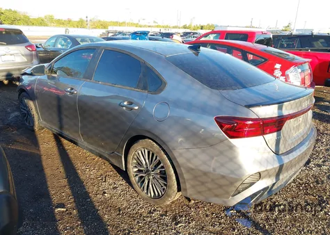 2024 Kia Forte Gt-Line z USA, uszkodzony, nr VIN 3KPF54ADXRE806887